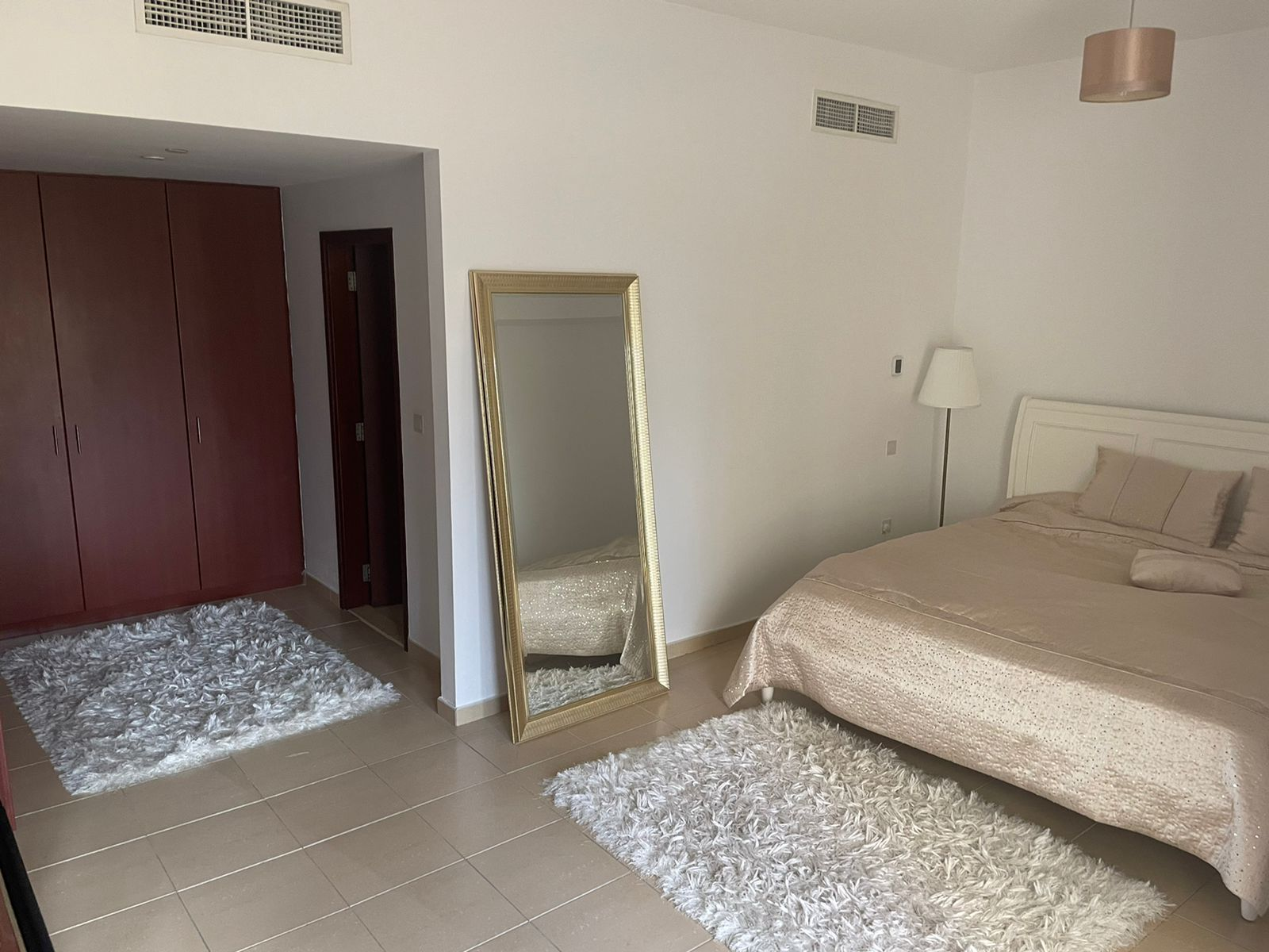 Fully furnished Upgraded Studio | VOT | Pool view